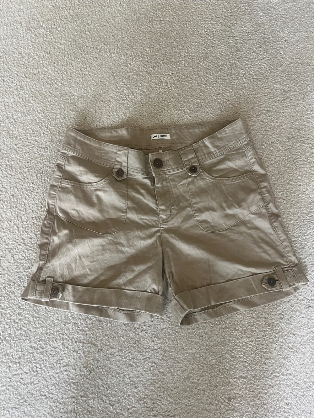Lee Women’s Lower on The Waist Cuffed Khaki Shorts